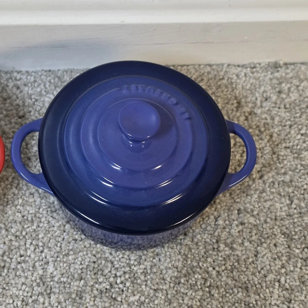Le Creuset Mini Cocotte Set of 2 Red Blue Stoneware Lidded‎ Bakers 8 oz